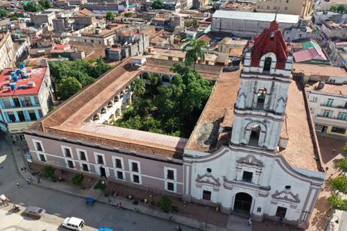 Camagüey: Il Cuore Elegante di Cuba, Un Viaggio Fuori dalle Rotte Battute